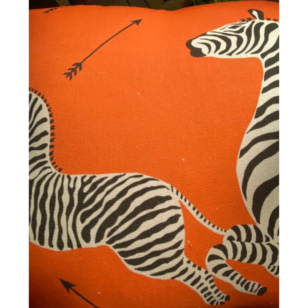 BRAND NEW Throw Pillow Coral Zebra by Scalamandré 18"x18" - Picture 9 of 10